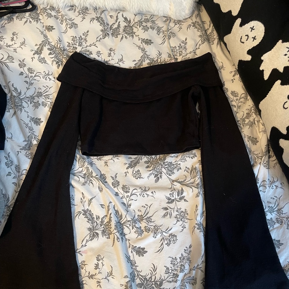 S - Black Off-Shoulder with Flared Long Sleeve (Cropped Top)